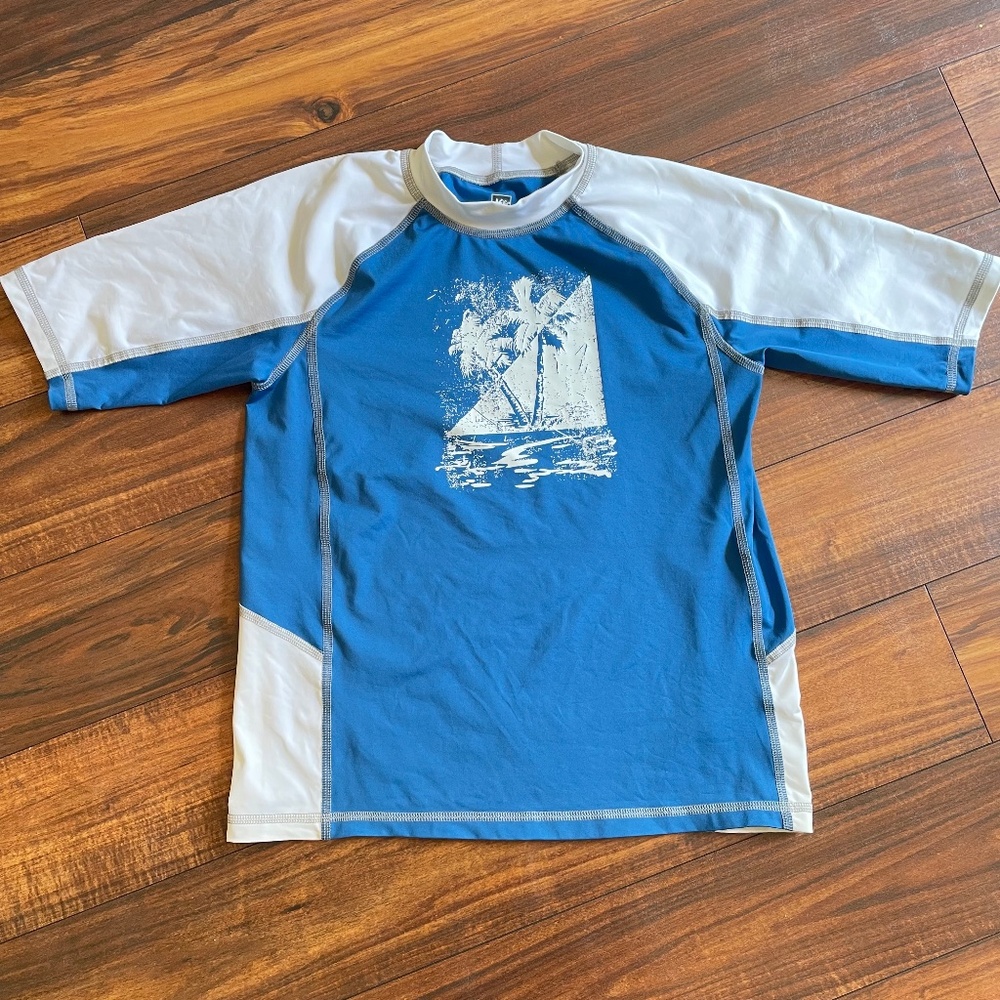 REI boy's blue/white short sleeve rash guard swim top L EUC